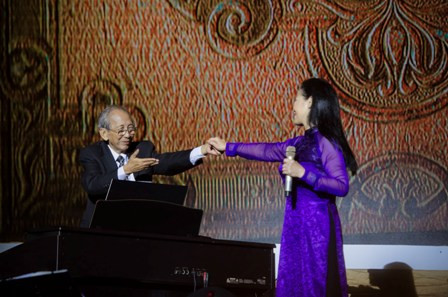 Danh ca Khánh Ly và nhạc sĩ Nguyễn Ánh 9