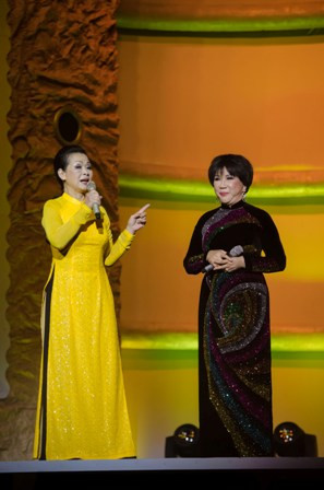 Khánh Ly và bạn thân ca sĩ Lệ Thu