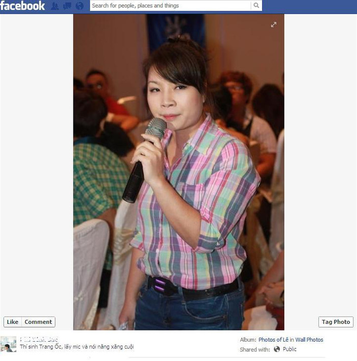 Quỳnh Trang giằng mic phản ứng mong muốn nhạc sĩ Phương Uyên tiếp tục ở lại cùng chương trình. Ảnh chụp từ facebook của một thành viên mạng này. Quỳnh Trang giằng mic phản ứng mong muốn nhạc sĩ Phương Uyên tiếp tục ở lại cùng chương trình. Ảnh chụp từ facebook của một thành viên mạng này.