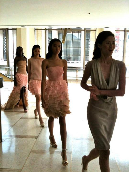 Thiên Trang trong bộ sưu tập của NTK người Na Uy Nina Skarra. Thiên Trang trong bộ sưu tập của NTK người Na Uy Nina Skarra.