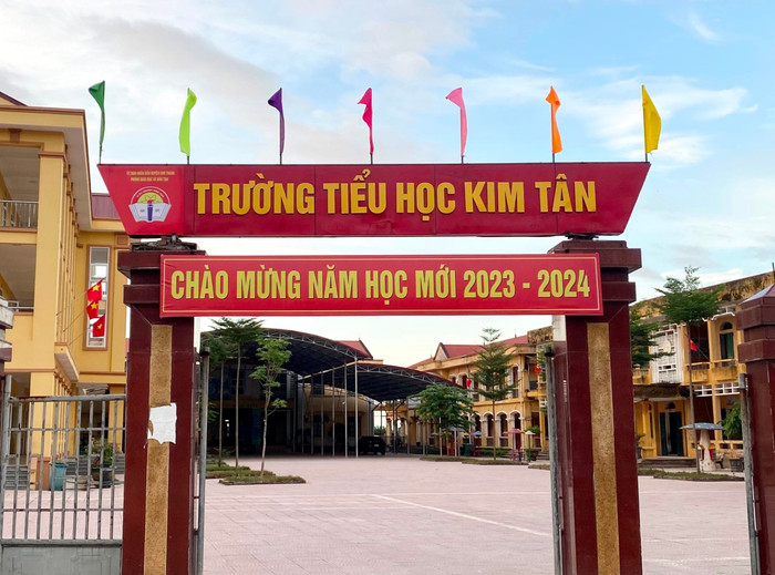 Phụ huynh phản ánh nhiều khoản thu của Trường Tiểu học Kim Tân chưa đúng quy định (Ảnh: TA)