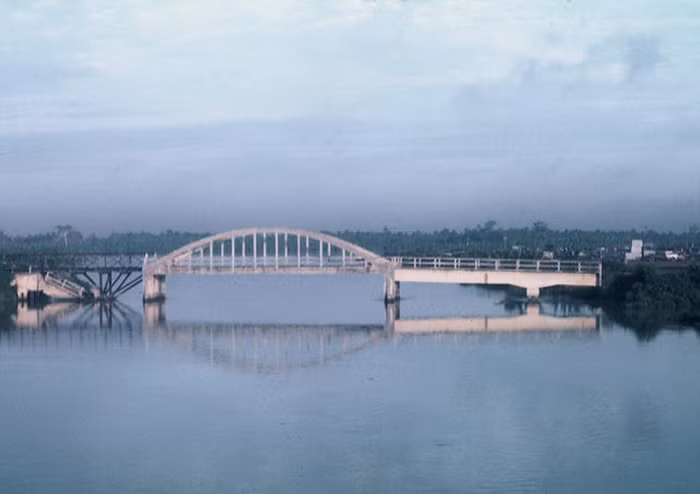 Cầu Rạch Chiếc LTL25 cũ. Ảnh. Darrel Lang.