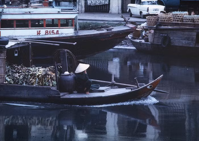 Ảnh chụp từ bến cảng mới Sài Gòn.Ảnh. Darrel Lang.