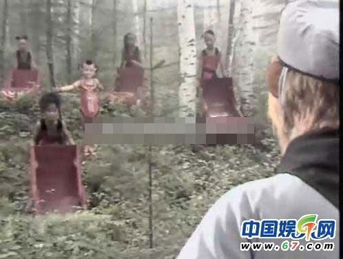 Ở tập 14 "Đại chiến Hồng Hài Nhi", ở phút thứ 20 khi lần đầu Tôn Ngộ Không và Trư Bát Giới lần đầu giáp chiến với Hồng Hài Nhi...