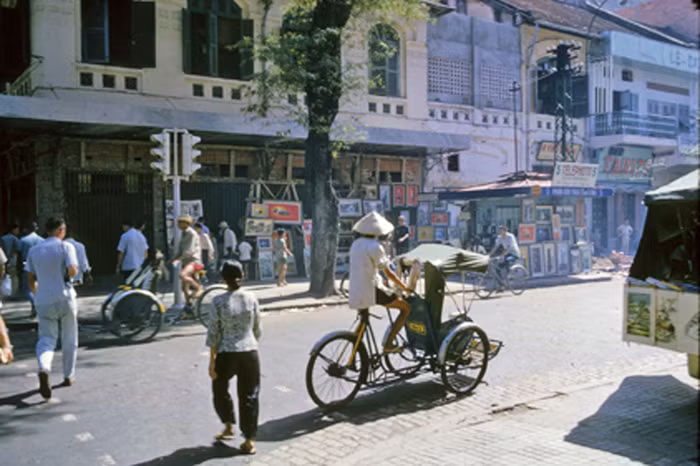 Vỉa hè. Bộ sưu tập ảnh của. Darryl Henley.