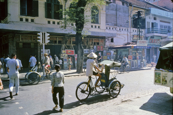 Vỉa hè. Bộ sưu tập ảnh của. Darryl Henley.