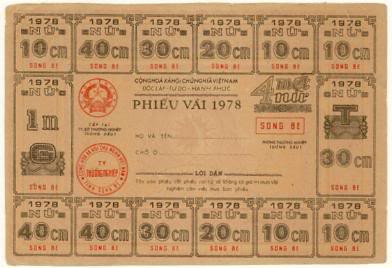 Phiếu mua vải. Mức mua giới hạn nhiều nhất là 1 mét, và tối thiểu là 10 cm.