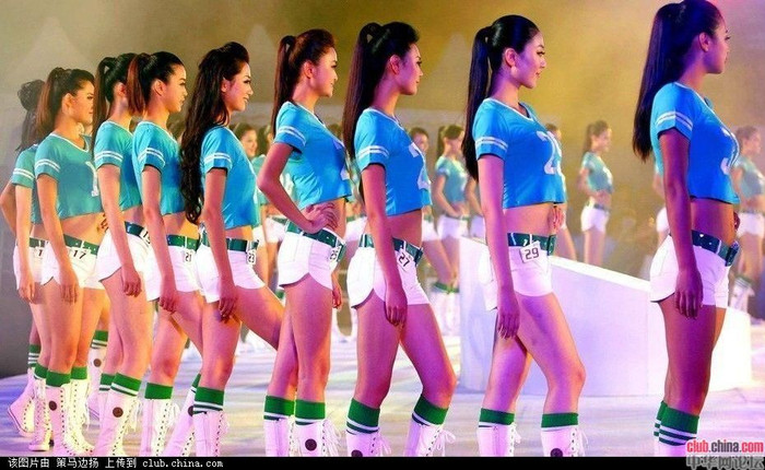 39 thí sinh trong trang phục thể thao vừa trẻ trung năng động nhưng cũng đầy quyến rũ, sexy. 39 thí sinh trong trang phục thể thao vừa trẻ trung năng động nhưng cũng đầy quyến rũ, sexy.