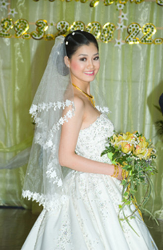 Bùi Thị Diễm quê gốc Cần Thơ, cô tham gia cuộc thi Hoa hậu qua ảnh Báo Phụ nữ Việt Nam 2004 và giành ngôi vị cao nhất. Bùi Thị Diễm quê gốc Cần Thơ, cô tham gia cuộc thi Hoa hậu qua ảnh Báo Phụ nữ Việt Nam 2004 và giành ngôi vị cao nhất.