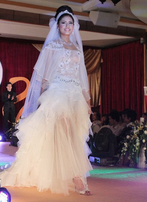 Nguyễn Thị Loan sinh năm 1990 (SBD 434) với chiều cao 1m74, nặng 55kg, số đo 3 vòng 89- 64- 91. Cô là chủ nhân của giải phụ Người đẹp biển cuộc thi Hoa hậu Việt Nam 2010. Nguyễn Thị Loan sinh năm 1990 (SBD 434) với chiều cao 1m74, nặng 55kg, số đo 3 vòng 89- 64- 91. Cô là chủ nhân của giải phụ Người đẹp biển cuộc thi Hoa hậu Việt Nam 2010.