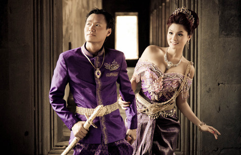 Năm 2007, Hương Giang đại diện Việt Nam tham dự Hoa Hậu Châu Á song không nhận được giải thưởng nào. Năm 2009, Hương Giang dự thi Hoa hậu Việt Nam Toàn cầu tại Mỹ và đoạt danh hiệu Á hậu 2 cùng 2 giải phụ là Hoa hậu Ảnh và Miss Aodai. Cuối năm 2009, Trần Thị Hương Giang đại diện Việt Nam tham dự Hoa hậu Thế giới 2009 tại Nam Phi, lọt vào Top 16. Đầu năm 2010,trên trang web Globalbeauties, Hương Giang trở thành top 3 Đệ nhất mỹ nhân đương đại, top 10 gương mặt của năm. Sau đó, Hương Giang có tên trong top 10 hoa hậu của các hoa hậu và danh hiệu hoa hậu của các hoa hậu châu Á cũng do chính trang mạng này khởi xướng và bình chọn. Năm 2007, Hương Giang đại diện Việt Nam tham dự Hoa Hậu Châu Á song không nhận được giải thưởng nào. Năm 2009, Hương Giang dự thi Hoa hậu Việt Nam Toàn cầu tại Mỹ và đoạt danh hiệu Á hậu 2 cùng 2 giải phụ là Hoa hậu Ảnh và Miss Aodai. Cuối năm 2009, Trần Thị Hương Giang đại diện Việt Nam tham dự Hoa hậu Thế giới 2009 tại Nam Phi, lọt vào Top 16. Đầu năm 2010,trên trang web Globalbeauties, Hương Giang trở thành top 3 Đệ nhất mỹ nhân đương đại, top 10 gương mặt của năm. Sau đó, Hương Giang có tên trong top 10 hoa hậu của các hoa hậu và danh hiệu hoa hậu của các hoa hậu châu Á cũng do chính trang mạng này khởi xướng và bình chọn.