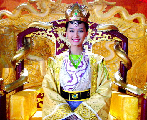 Lã Thanh Huyền là ứng viên sáng giá thay thế cho Á hậu Thiên Lý vào vai Nguyên Phi Trần Thị Dung trong bộ phim truyền hình lịch sử “Trần Thủ Độ”. Lã Thanh Huyền là ứng viên sáng giá thay thế cho Á hậu Thiên Lý vào vai Nguyên Phi Trần Thị Dung trong bộ phim truyền hình lịch sử “Trần Thủ Độ”.