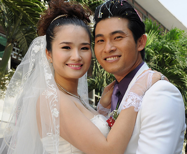 Cao Thùy Dương từng là Hoa hậu được bình chọn tại Miss International 2008 quê gốc Yên Bái từng làm người mẫu trước khi bước lên vũ đài sắc đẹp.