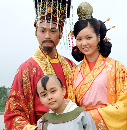 Á Hậu Thụy Vân vai Hoàng hậu Thanh Liên trong phim Lý Công Uẩn - Đường tới Thăng Long. Á Hậu Thụy Vân vai Hoàng hậu Thanh Liên trong phim Lý Công Uẩn - Đường tới Thăng Long.