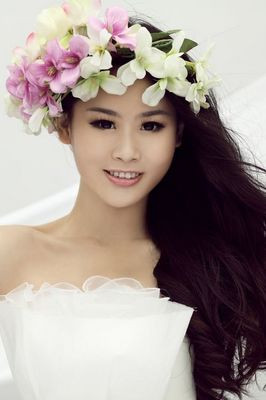 Châu Minh Nguyệt, SBD 39, chiều cao 1,81m, đến từ thủ đô Bắc Kinh. Hiện tại cô là sinh viên Đại học Liên Hiệp Bắc Kinh. Châu Minh Nguyệt với danh hiệu Á hậu 2 trong đêm chung kết Hoa hậu Trung Quốc khu vực Đông Bắc. Một điều trùng hợp là trong đêm chung kết toàn quốc, Châu Minh Nguyệt cũng vẫn là người về thứ 3 với danh hiệu Á hậu 2. Châu Minh Nguyệt, SBD 39, chiều cao 1,81m, đến từ thủ đô Bắc Kinh. Hiện tại cô là sinh viên Đại học Liên Hiệp Bắc Kinh. Châu Minh Nguyệt với danh hiệu Á hậu 2 trong đêm chung kết Hoa hậu Trung Quốc khu vực Đông Bắc. Một điều trùng hợp là trong đêm chung kết toàn quốc, Châu Minh Nguyệt cũng vẫn là người về thứ 3 với danh hiệu Á hậu 2.