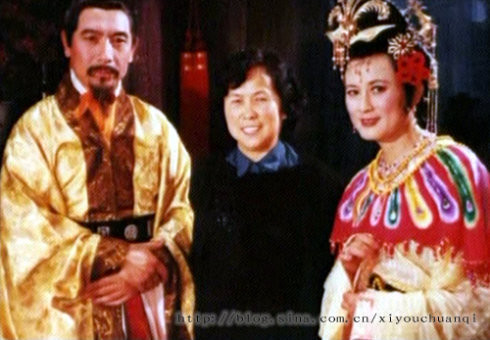 Hướng Mai vai hoàng hậu nước Ô Kê (ngoài cùng bên phải).