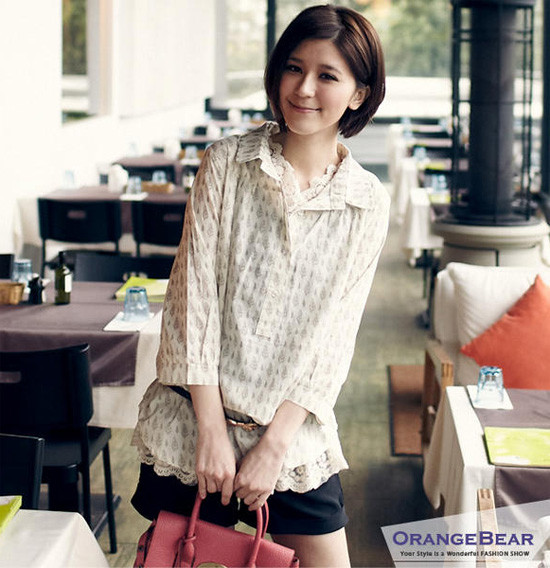 Dịu dàng, thanh lịch với sơ mi thụng cổ Đức. Diện chiếc áo này, các nàng gầy khỏi lo bị "săm soi" là mỏng manh vì mọi sự chú ý đã được dồn vào... họa tiết bèo hoa hết. Xem thêm: Váy tuyệt xinh cho quý cô công sở/ Thời trang Hồ Ngọc Hà Dịu dàng, thanh lịch với sơ mi thụng cổ Đức. Diện chiếc áo này, các nàng gầy khỏi lo bị "săm soi" là mỏng manh vì mọi sự chú ý đã được dồn vào... họa tiết bèo hoa hết. Xem thêm: Váy tuyệt xinh cho quý cô công sở/ Thời trang Hồ Ngọc Hà