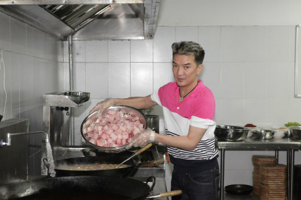 Và cho thêm cá vào cho ngọt nước Và cho thêm cá vào cho ngọt nước