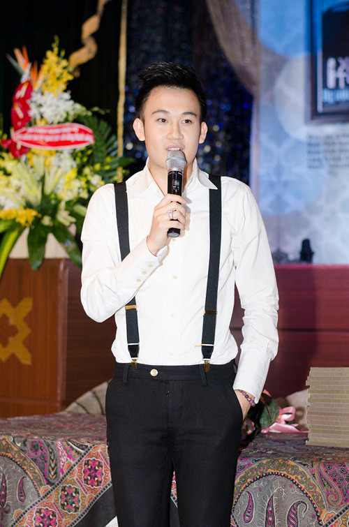 Ca sĩ Dương Triệu Vũ