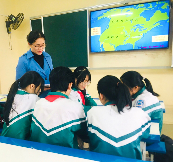 Cô giáo Đoàn Thị Thu Hải giúp học sinh dễ dàng học môn Lịch Sử (Ảnh: HP) Cô giáo Đoàn Thị Thu Hải giúp học sinh dễ dàng học môn Lịch Sử (Ảnh: HP)