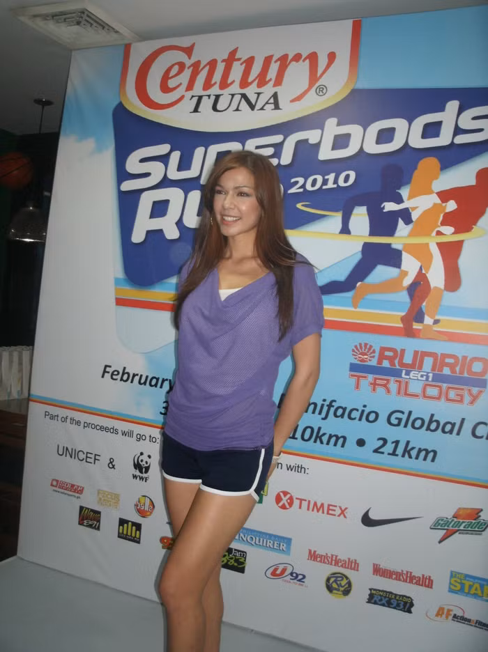 Theresa Fenger tại cuộc thi Century Tuna Superbods 2009.