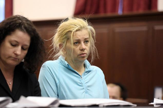 Fan cuồng trước tòa sau khi tấn công Hugh Jackman. Fan cuồng trước tòa sau khi tấn công Hugh Jackman.