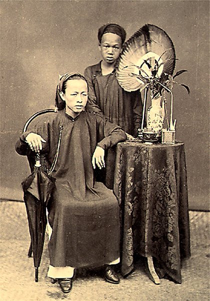 Thông dịch viên. Thông dịch viên.