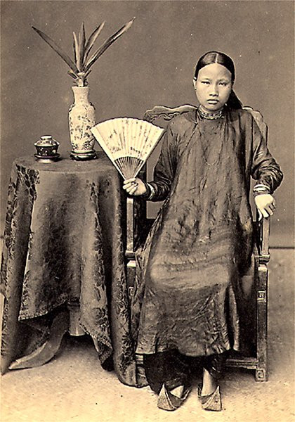 Vợ một viên quan ở Hà Nội. Vợ một viên quan ở Hà Nội.