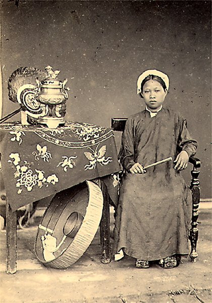 Con gái Hà Nội. Con gái Hà Nội.