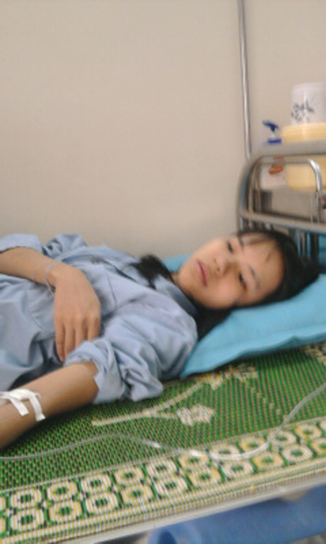 “Mình mong muốn được tiếp tục sống và sớm được đi học cùng các bạn. Mình biết bệnh tật là điều không thể tránh khỏi, nhưng giá như mình phát bệnh muộn hơn mười hay chỉ năm năm nữa thôi cũng được, để mình có thể ra trường, hoàn thành di nguyện làm cô giáo của bố và phụng dưỡng mẹ phần nào".