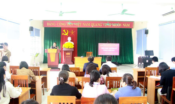 Chi bộ Trường Trung học cơ sở Nguyễn Văn Thuộc sinh hoạt chi bộ thường kỳ tháng 11/2022 (Ảnh: TC) Chi bộ Trường Trung học cơ sở Nguyễn Văn Thuộc sinh hoạt chi bộ thường kỳ tháng 11/2022 (Ảnh: TC)