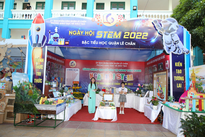 Ngày hội STEM - STEAM quận Lê Chân năm học 2022-2023 thu hút gần 100 sản phẩm tham dự (Ảnh: PNC)