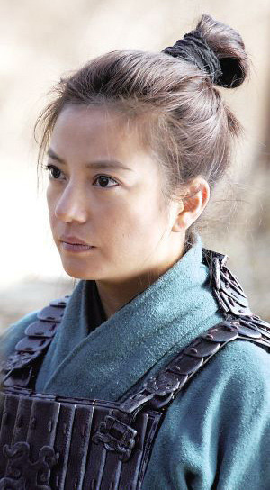 Én nhỏ Triệu Vy với tạo hình nữ tướng mạnh mẽ, can trường trong phim Hoa Mộc Lan. Gương mặt gần như không trang điểm vẫn đẹp rạng ngời, đặc biệt là đôi mắt to lấp lánh. (Ảnh: Vietbao) Én nhỏ Triệu Vy với tạo hình nữ tướng mạnh mẽ, can trường trong phim Hoa Mộc Lan. Gương mặt gần như không trang điểm vẫn đẹp rạng ngời, đặc biệt là đôi mắt to lấp lánh. (Ảnh: Vietbao)