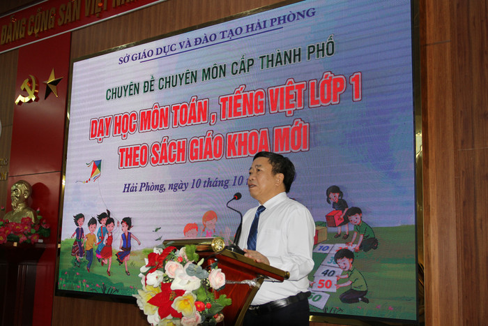 Ông Vũ Văn Trà, Phó giám đốc Sở Giáo dục và Đào tạo Hải Phòng phát biểu tại chuyên đề (Ảnh: Lã Tiến)