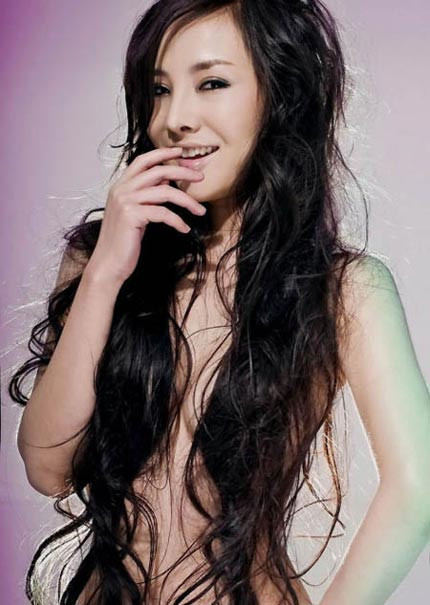 Phong cách của Can Lộ Lộ luôn dẫn đầu xu hướng "khoe da thịt" trong làng giải trí Hoa ngữ. Phong cách của Can Lộ Lộ luôn dẫn đầu xu hướng "khoe da thịt" trong làng giải trí Hoa ngữ.