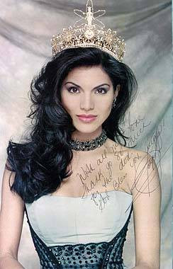 Hoa hậu Joyce Giraud người Puerto Rico đăng quang Hoa hậu Hoàn vũ Puerto Rico năm 1998 và trước đó cô từng đại diện cho nước này tham dự Miss World 1994. Mặc dù Joyce dính vào scandal ảnh sex nhưng Puertorico đã rộng lượng bỏ qua và vẫn quyết định cử cô làm người đẹp đại diện tại đấu trường sắc đẹp quốc tế. Hoa hậu Joyce Giraud người Puerto Rico đăng quang Hoa hậu Hoàn vũ Puerto Rico năm 1998 và trước đó cô từng đại diện cho nước này tham dự Miss World 1994. Mặc dù Joyce dính vào scandal ảnh sex nhưng Puertorico đã rộng lượng bỏ qua và vẫn quyết định cử cô làm người đẹp đại diện tại đấu trường sắc đẹp quốc tế.