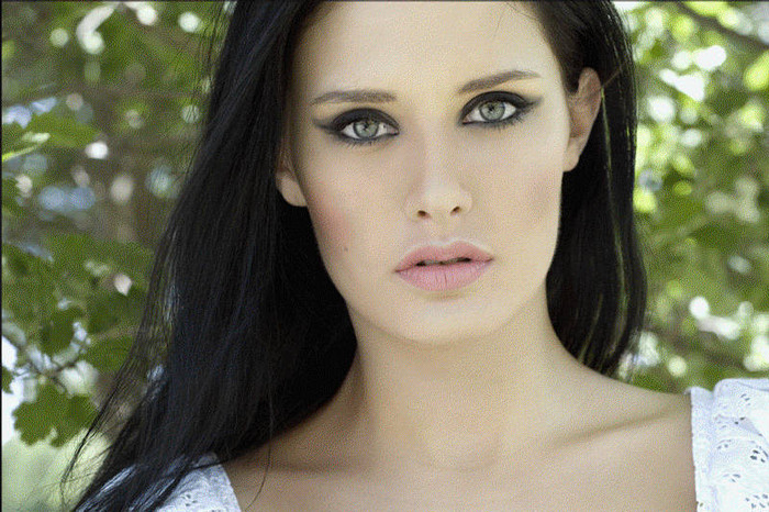 Mặc dù sinh sống ở phương Tây – nơi rất thoáng với các scandal nhưng Sofia Rudieva cũng vấp phải sự phản ứng lớn của khán giả. Tuy không bị tước vương miện nhưng Sofia đã mất quyền tham dự cuộc thi Hoa hậu thế giới năm 2009 diễn ra tại Nam Phi vào tháng 11. Á hậu thứ nhất của cuộc thi Hoa hậu Nga năm 2009 Svetlana Stepankovskaya được chọn thay thế. Mặc dù sinh sống ở phương Tây – nơi rất thoáng với các scandal nhưng Sofia Rudieva cũng vấp phải sự phản ứng lớn của khán giả. Tuy không bị tước vương miện nhưng Sofia đã mất quyền tham dự cuộc thi Hoa hậu thế giới năm 2009 diễn ra tại Nam Phi vào tháng 11. Á hậu thứ nhất của cuộc thi Hoa hậu Nga năm 2009 Svetlana Stepankovskaya được chọn thay thế.