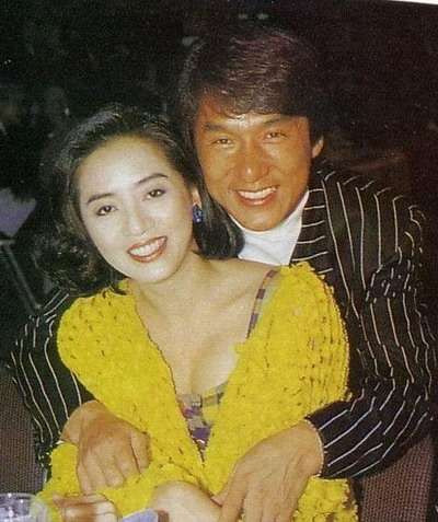 Thành Long bên cạnh nữ diễn viên hồng nhan bạc mệnh Mai Lan Phương. Và sau khi Mai Lan Phương tự sát thì Thành Long cũng gặp không ít tin đồn là người liên quan.