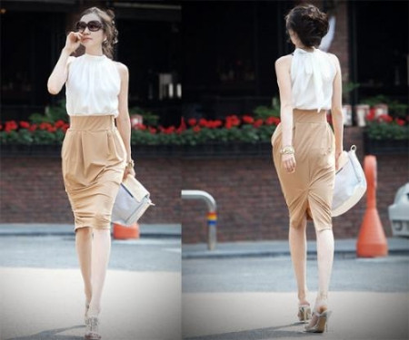 Xuất hiện từ cuối những năm 1940 đầu 1950, chiếc váy ôm sát vòng ba này trở thành "vũ khí lợi hại" của phái đẹp khi tham dự các buổi tiệc, cuộc hội họp... quan trọng cần tới sự thanh lịch. Chân váy bút chì thường có chất liệu mỏng, co giãn tốt, giúp người mặc thoải mái, khoe được vòng ba đầy đặn và vòng hai thon thả, chiều dài chớm gối hay qua gối. Xêm thêm: Thời trang công sở/ Váy xinh chào hè 2012