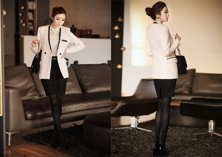 Kết hợp chân váy bút chì với áo choàng: Khi kết hợp với áo choàng bạn hãy chắc chắn rằng chiếc áo choàng của mình dài vừa đủ để vẫn có thể nhìn thấy được chân váy Xêm thêm: Thời trang công sở/ Váy xinh chào hè 2012