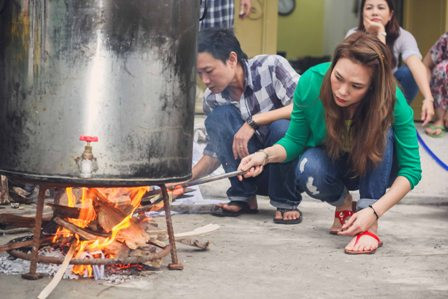 Mỹ Tâm làm mọi việc giống như một đầu bếp làm bánh chuyên nghiệp Mỹ Tâm làm mọi việc giống như một đầu bếp làm bánh chuyên nghiệp