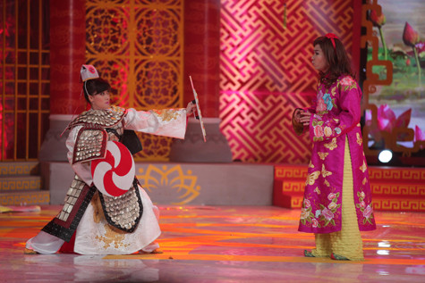 Và hầu như những sự kiện nổi cộm về Y tế trong năm 2013 đã được nhắc đến trong Táo quân 2014 như tiêm nhầm vắc xin, nhân bản xét nghiệm...Còn sự kiện chấn động của bác sĩ Thẩm mỹ viện Cát Tường thì chỉ được nhắc qua với câu nói &apos;Táo y tế Cát Tường&apos;.