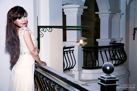 'Gia đình mình có thông lệ đến đêm 30 dù mọi người có đi chơi về muộn thì vẫn chờ nhau đông đủ quây quần bên mâm cỗ, uống rượu vang chúc nhau trong năm mới', Mai Thỏ chia sẻ.