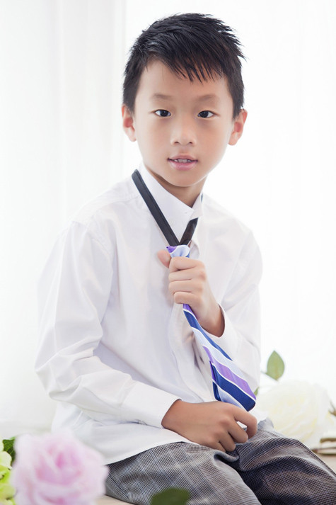 Con trai út của Hoa hậu Thu Hoài Con trai út của Hoa hậu Thu Hoài