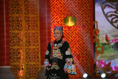 Tự Long vào vai Táo giao thông