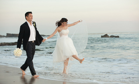 Chỉ còn 3 ngày nữa là đám cưới của Ngọc Quyên sẽ diễn ra tại Mỹ. Mặc dù bận rộn với việc chuẩn bị cho ngày trọng đại nhưng Ngọc Quyên vừa khiến fan hâm mộ thích thú khi tung thêm một bộ ảnh cưới lãng mạn trên biển cùng chồng. Chỉ còn 3 ngày nữa là đám cưới của Ngọc Quyên sẽ diễn ra tại Mỹ. Mặc dù bận rộn với việc chuẩn bị cho ngày trọng đại nhưng Ngọc Quyên vừa khiến fan hâm mộ thích thú khi tung thêm một bộ ảnh cưới lãng mạn trên biển cùng chồng.