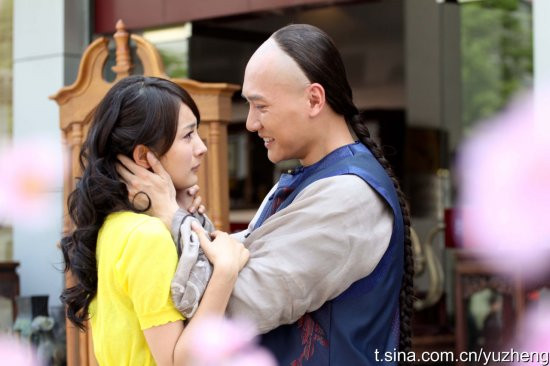 Trần Thanh Xuyên (Dương Mịch) và Bát A Ca (Phùng Thiệu Phong) phim “Cung tỏa tâm ngọc”. Trần Thanh Xuyên (Dương Mịch) và Bát A Ca (Phùng Thiệu Phong) phim “Cung tỏa tâm ngọc”.