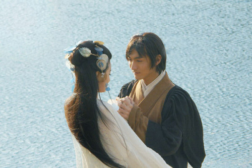 Thủy Bích (Triệu Trác Na) và Khê Phong (Tống Dương) phim “Tiên kiếm kỳ hiệp 3”. Thủy Bích (Triệu Trác Na) và Khê Phong (Tống Dương) phim “Tiên kiếm kỳ hiệp 3”.