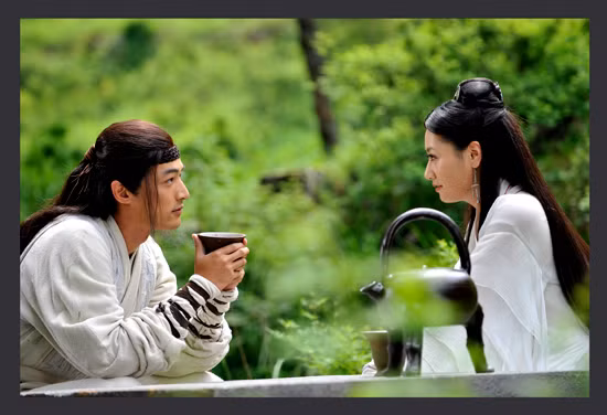 Dịch Tiểu Xuyên/Dịch Mông (Hồ Ca) và Công chúa Ngọc Thấu/Lệ Phi (Bạch Băng) phim “Thần thoại”.