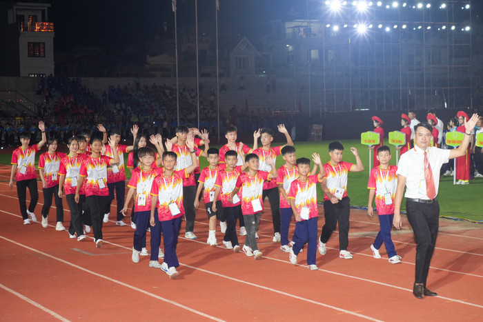 Đoàn các vận động viên tham gia hội khoẻ phù đổng (Ảnh: ĐT) hkpd-3.jpeg